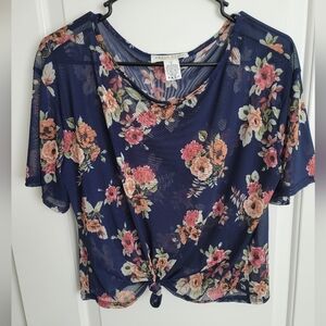 Urban rebel crop top